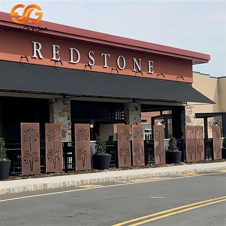 Gairdín Laser - Gearr scáileáin Corten miotail